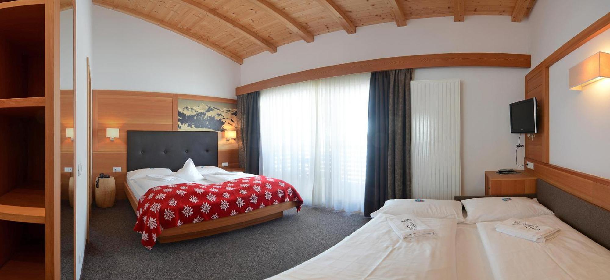 Berghotel Zorzi ألب دي سوزي المظهر الخارجي الصورة